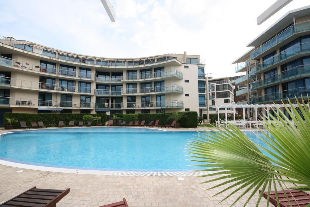 Riviera Blue Hotel Sunny Beach Exterior foto
